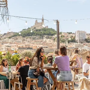 The Babel Community - Vieux Port Aparthotel